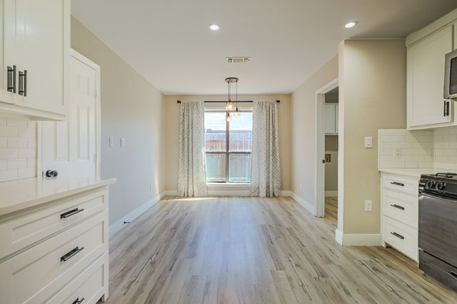 621 Main Street, Roanoke, TX 76262