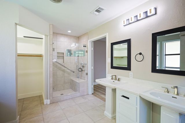 621 Main Street, Roanoke, TX 76262