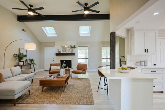 621 Main Street, Roanoke, TX 76262