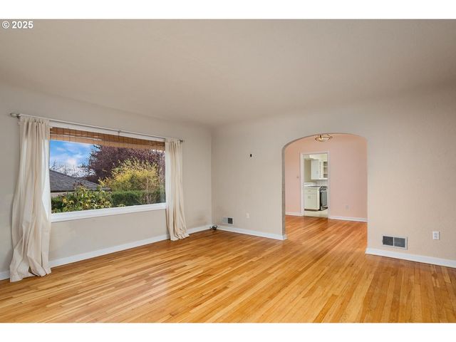 1580 BONNIE Way, Salem, OR 97304