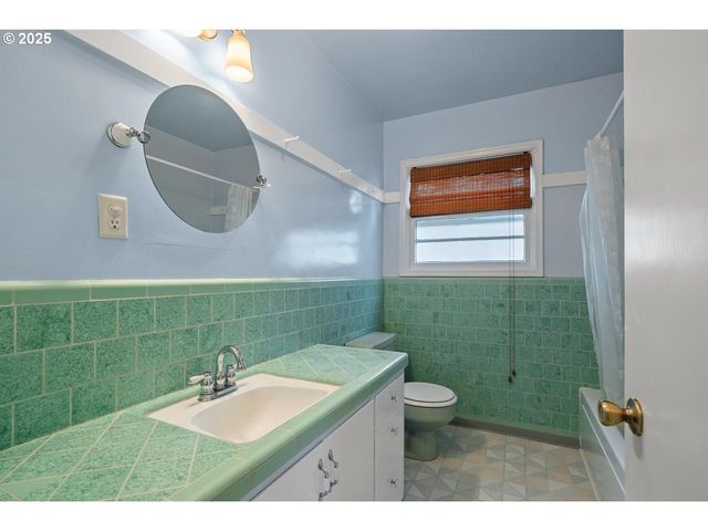 1580 BONNIE Way, Salem, OR 97304