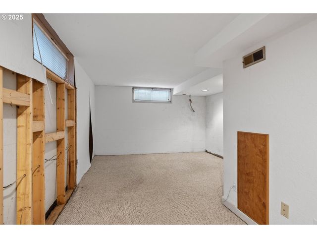 1580 BONNIE Way, Salem, OR 97304