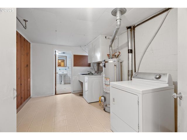 1580 BONNIE Way, Salem, OR 97304