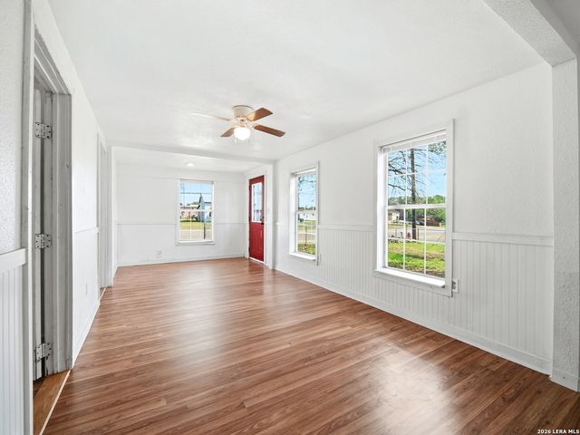 501 E WESTMEYER ST, Poth, TX 78147