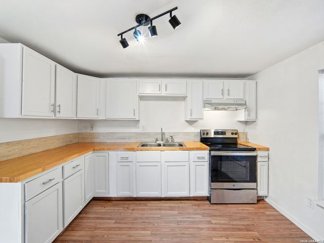 501 E WESTMEYER ST, Poth, TX 78147
