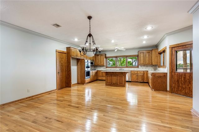 8551 David Drive, Rogers, AR 72756