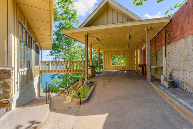 8551 David Drive, Rogers, AR 72756
