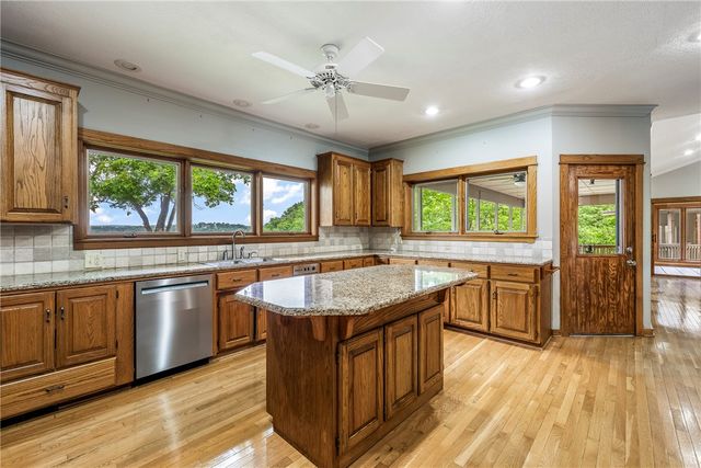 8551 David Drive, Rogers, AR 72756