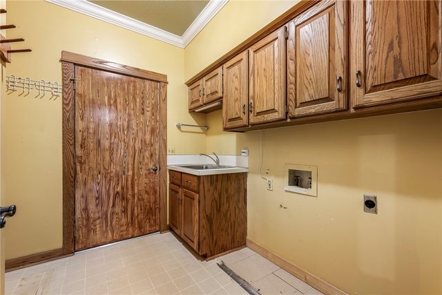 8551 David Drive, Rogers, AR 72756