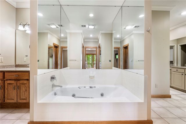 8551 David Drive, Rogers, AR 72756