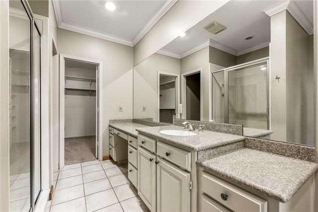 8551 David Drive, Rogers, AR 72756