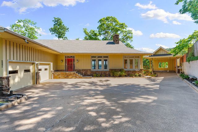 8551 David Drive, Rogers, AR 72756