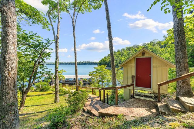 8551 David Drive, Rogers, AR 72756