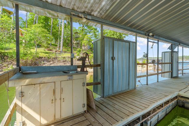 8551 David Drive, Rogers, AR 72756