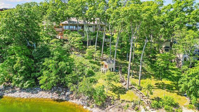 8551 David Drive, Rogers, AR 72756