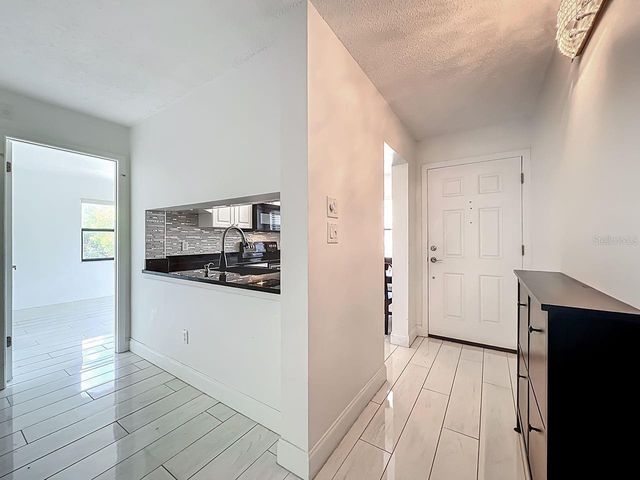 6140 BURNSIDE CIRCLE 204, Orlando, FL 32822