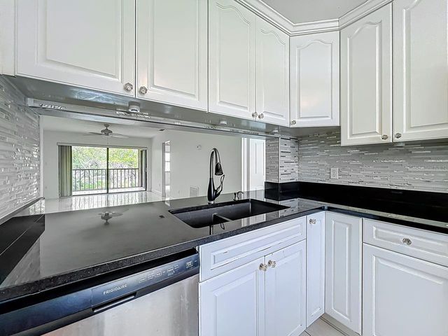 6140 BURNSIDE CIRCLE 204, Orlando, FL 32822