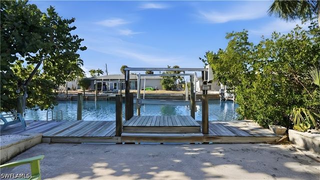 411 Connecticut ST, Fort Myers Beach, FL 33931