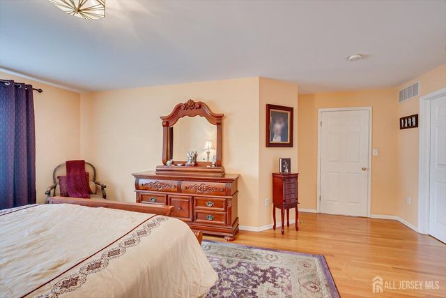 15 Alexander Court, South River, NJ 08882