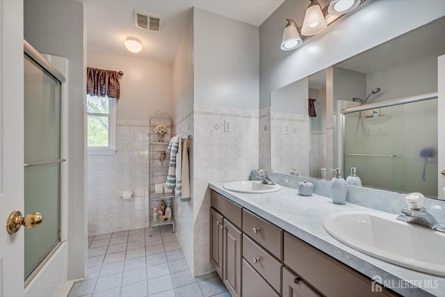 15 Alexander Court, South River, NJ 08882