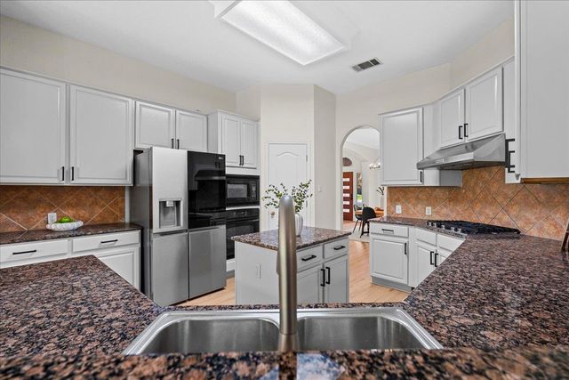 2513 Niemann DR, Austin, TX 78748