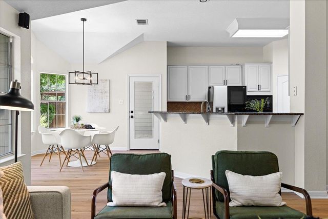 2513 Niemann DR, Austin, TX 78748