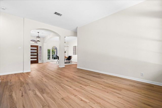 2513 Niemann DR, Austin, TX 78748