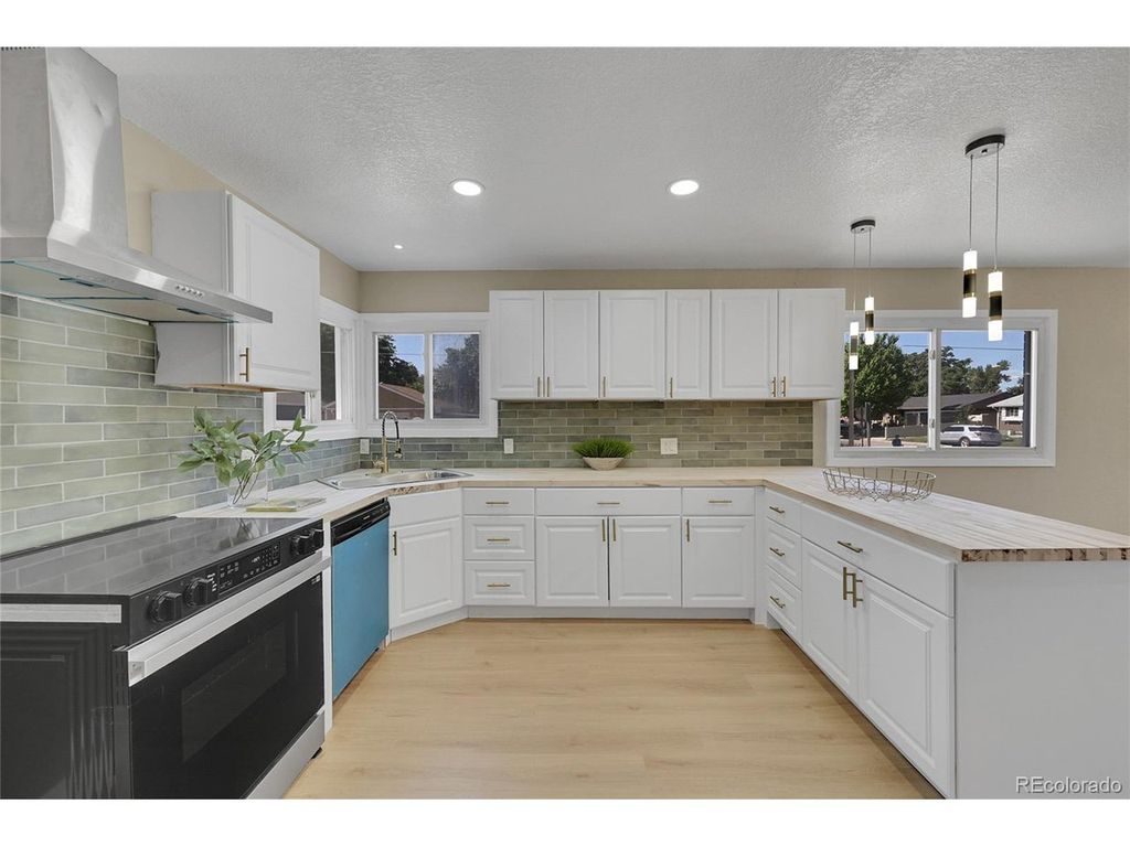 1596 South Stuart St, Denver, CO 80219