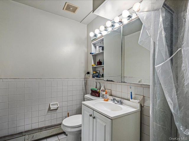 76-30 Grand Central Parkway, Forest Hills, NY 11375