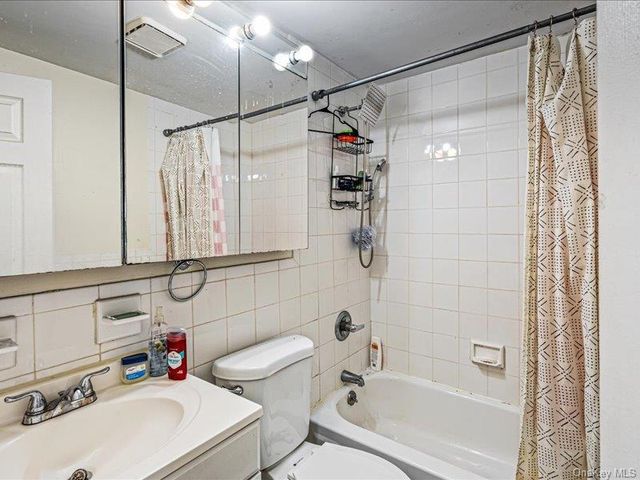 76-30 Grand Central Parkway, Forest Hills, NY 11375