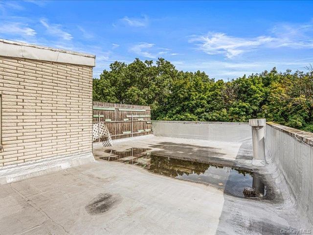 76-30 Grand Central Parkway, Forest Hills, NY 11375