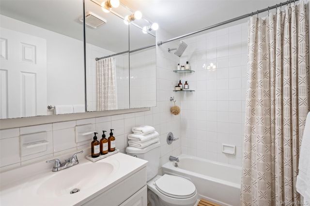 76-30 Grand Central Parkway, Forest Hills, NY 11375