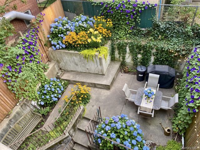 76-30 Grand Central Parkway, Forest Hills, NY 11375