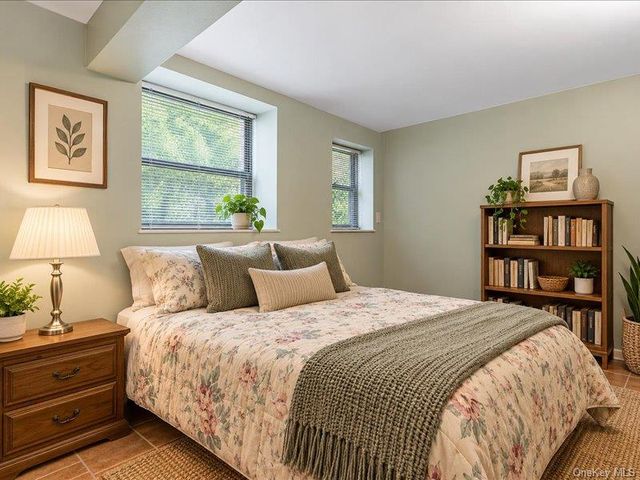 76-30 Grand Central Parkway, Forest Hills, NY 11375
