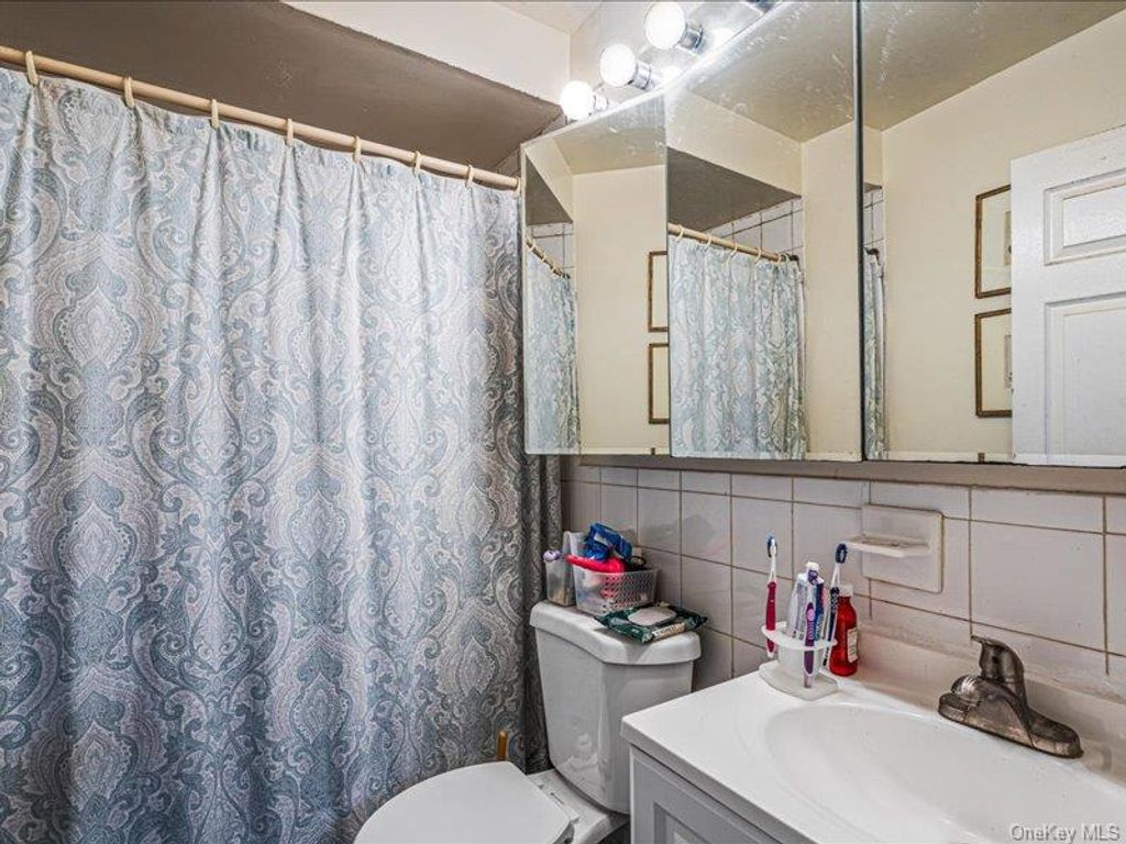 76-30 Grand Central Parkway, Forest Hills, NY 11375 — photo 5