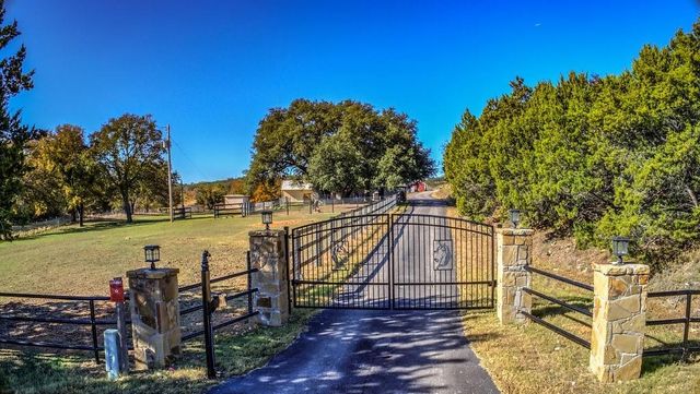 2061 County Road 302, Glen Rose, TX 76043