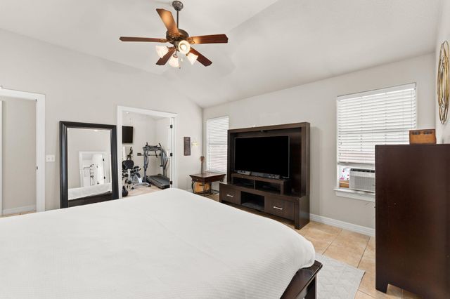 202 Dunkeld DR, Spicewood, TX 78669