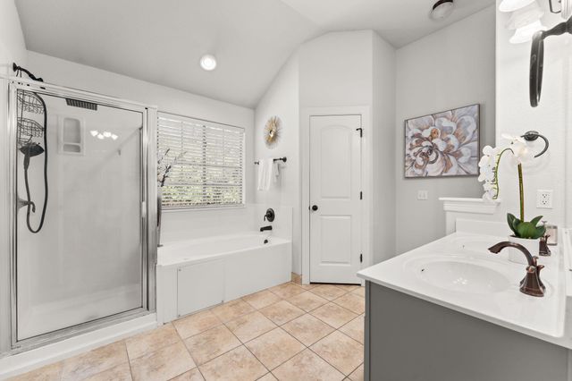 202 Dunkeld DR, Spicewood, TX 78669