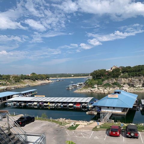 202 Dunkeld DR, Spicewood, TX 78669