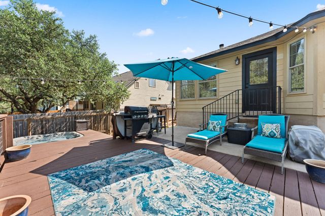 202 Dunkeld DR, Spicewood, TX 78669