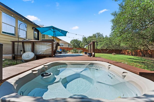 202 Dunkeld DR, Spicewood, TX 78669