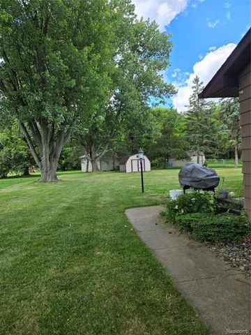 3393 Brenthill Drive, Grand Blanc Charter Township, MI 48439