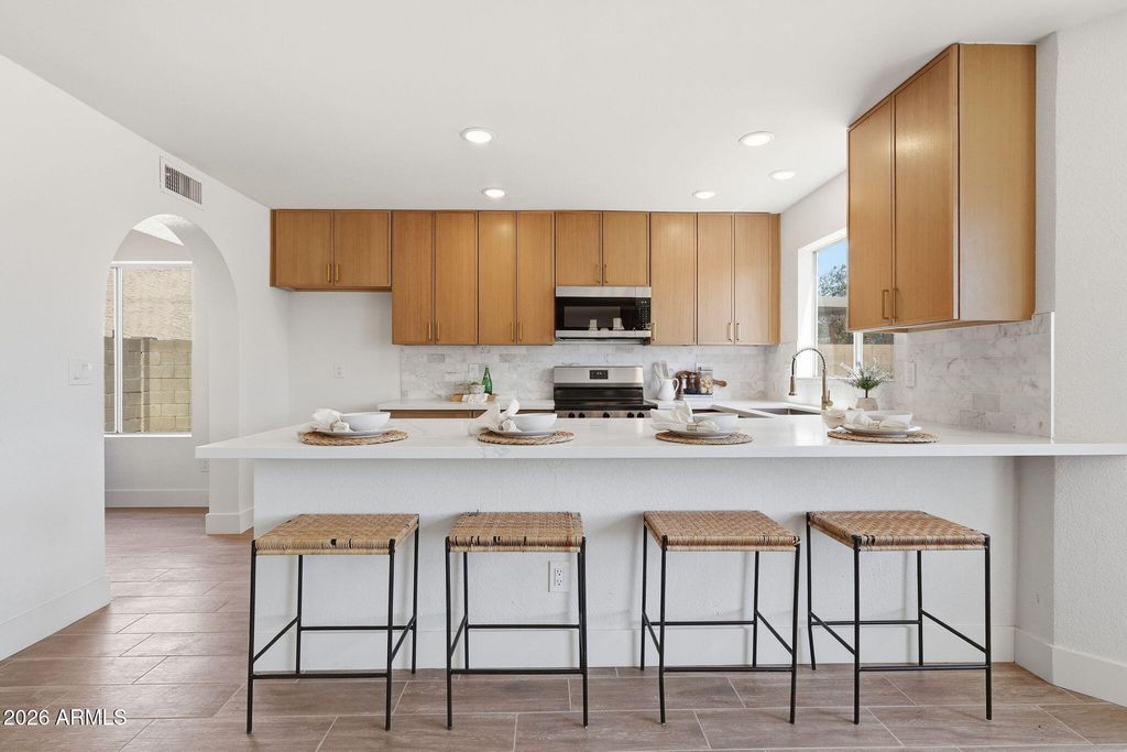 9261 W HOLLYWOOD Avenue, Peoria, AZ 85345 — exterior