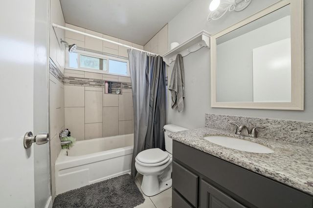 27 Omaha Ct, Sacramento, CA 95823