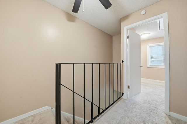 27 Omaha Ct, Sacramento, CA 95823