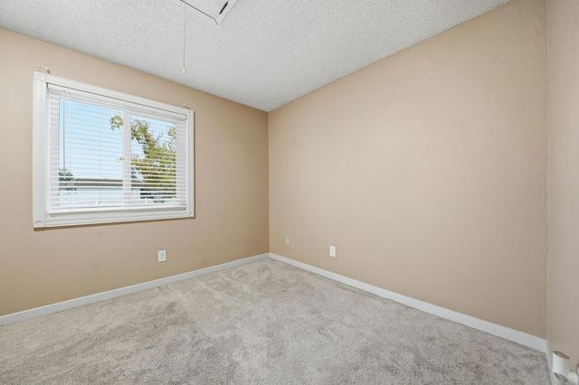 27 Omaha Ct, Sacramento, CA 95823