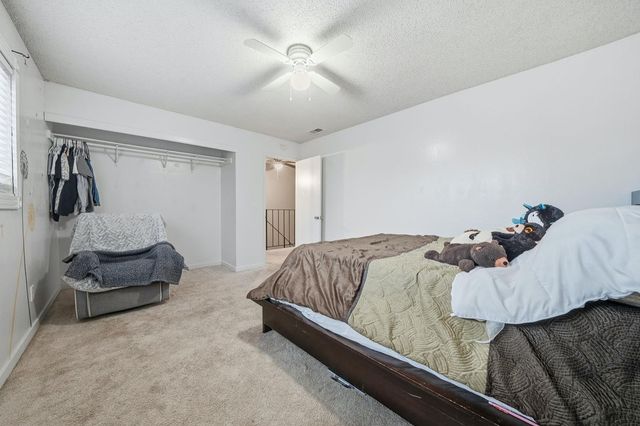 27 Omaha Ct, Sacramento, CA 95823