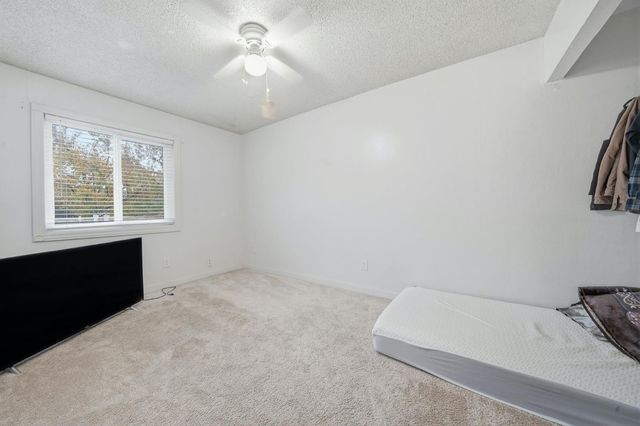 27 Omaha Ct, Sacramento, CA 95823