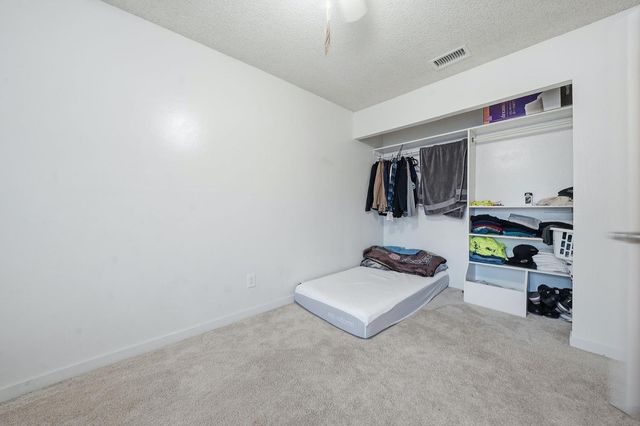 27 Omaha Ct, Sacramento, CA 95823