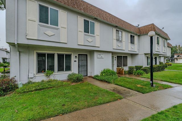 27 Omaha Ct, Sacramento, CA 95823